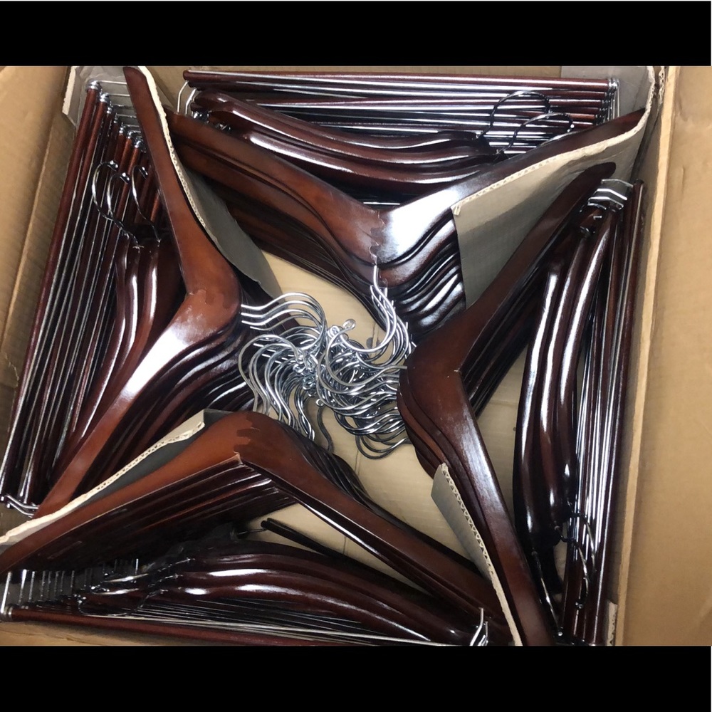 Men’s walnut wooden hangers x48